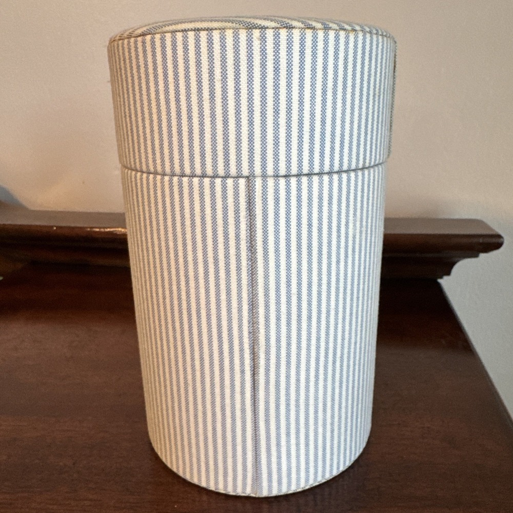 7" Vintage Tommy Hilfiger Perfume Case Cylinder Fabric Blue Stripes - Case Only - Picture 10 of 14